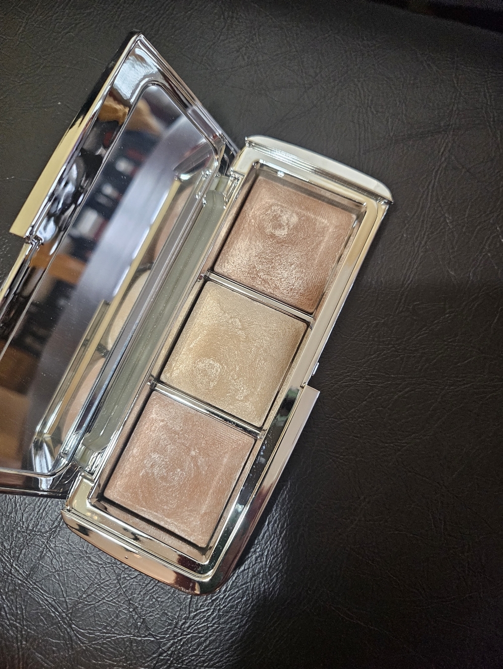 Hourglass Ambient Lighting Palette (New) - Picture 3 of 5